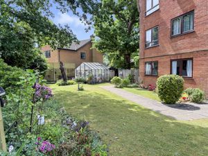 Communal Gardens - click for photo gallery